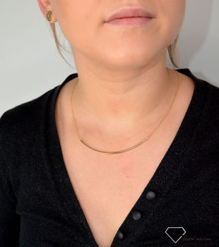 Złoty naszyjnik ze sztywną ozdobą zakończony cyrkonią NA 2971. Złota klasyka zamknięta w nowoczesnej formie z oryginalną ozdobą (2).JPG
